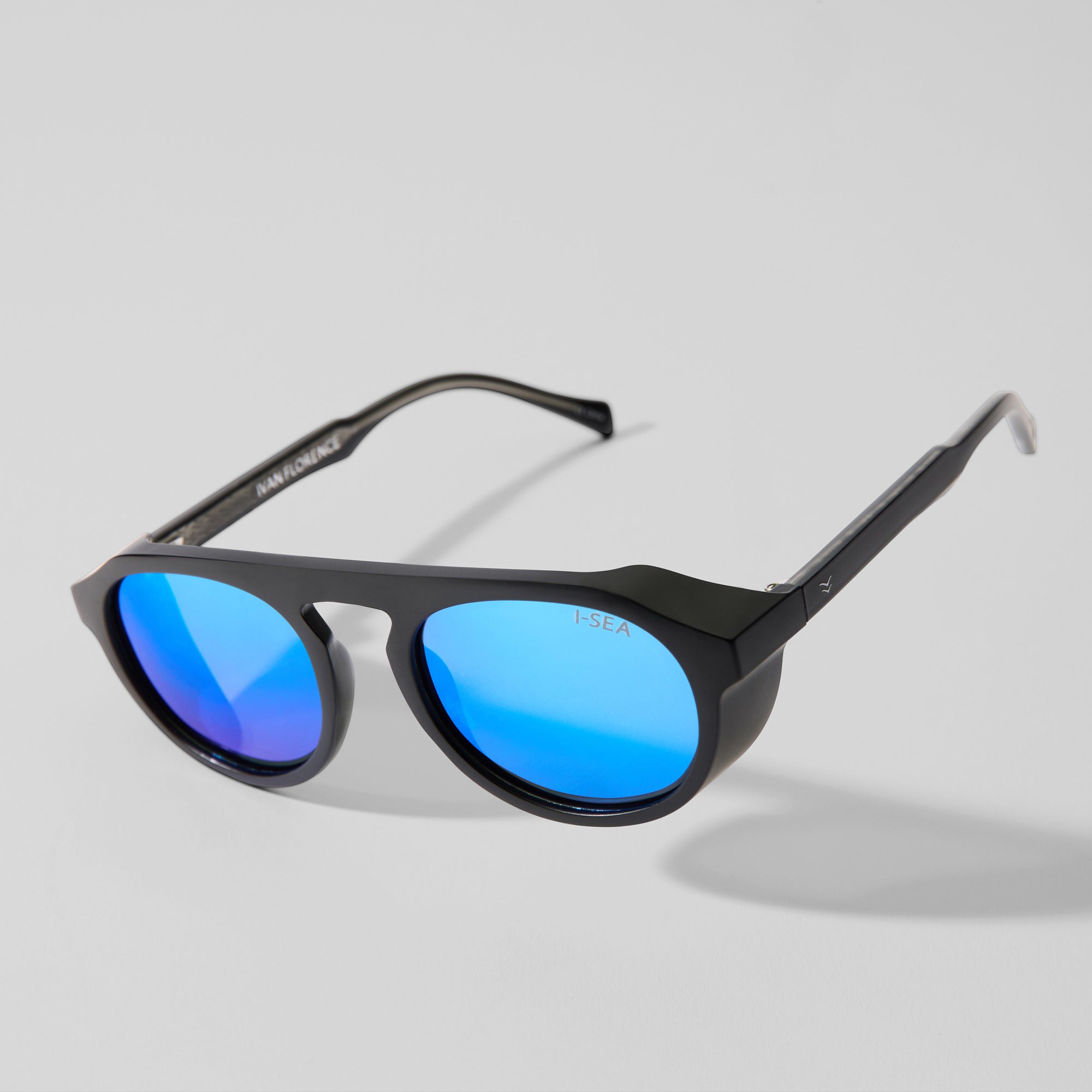 #color_black-blue-mirror-polarized-lens